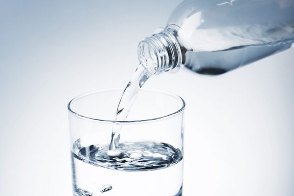 Glass vs Plastic Packaging: Benefits, Types, Cost, and More